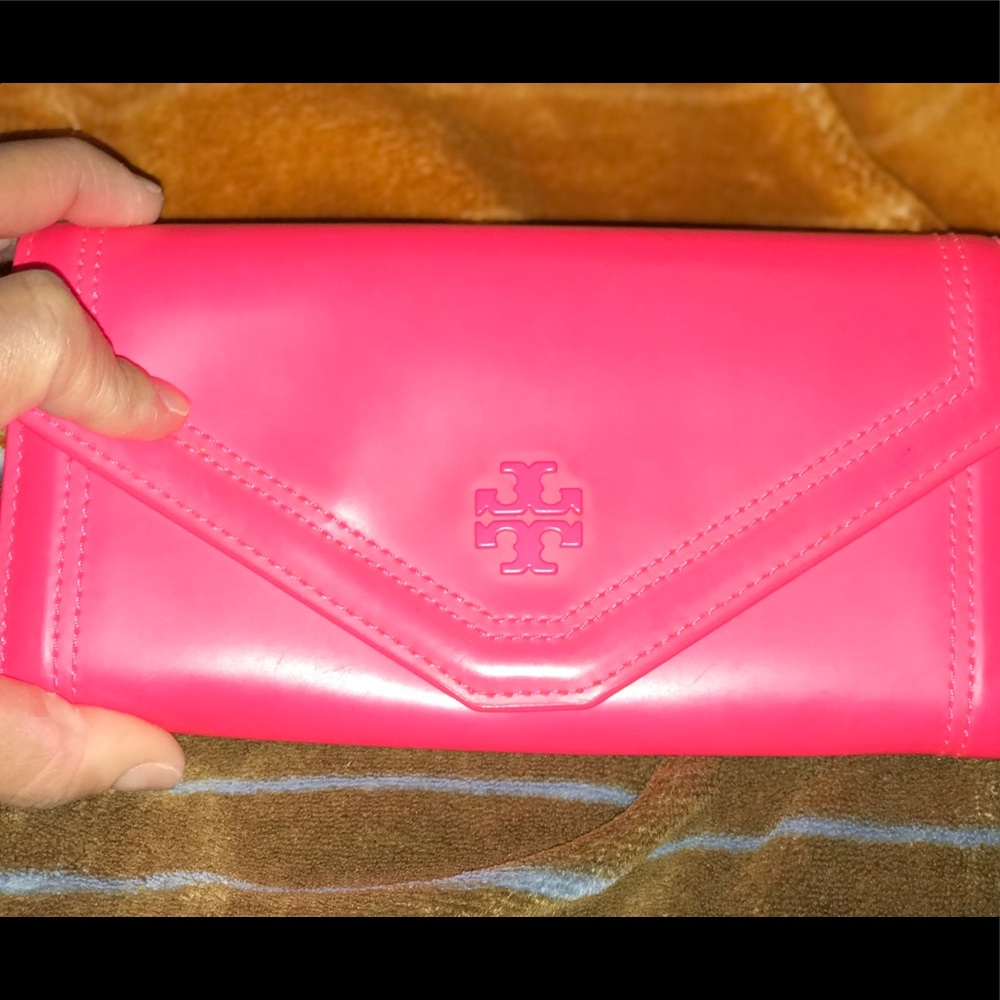 Hot pink Tory Burch wallet